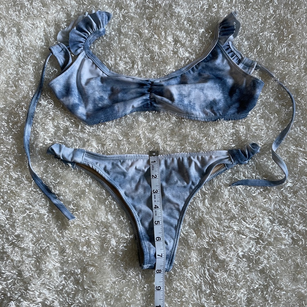Bikini - Picture 6 of 7